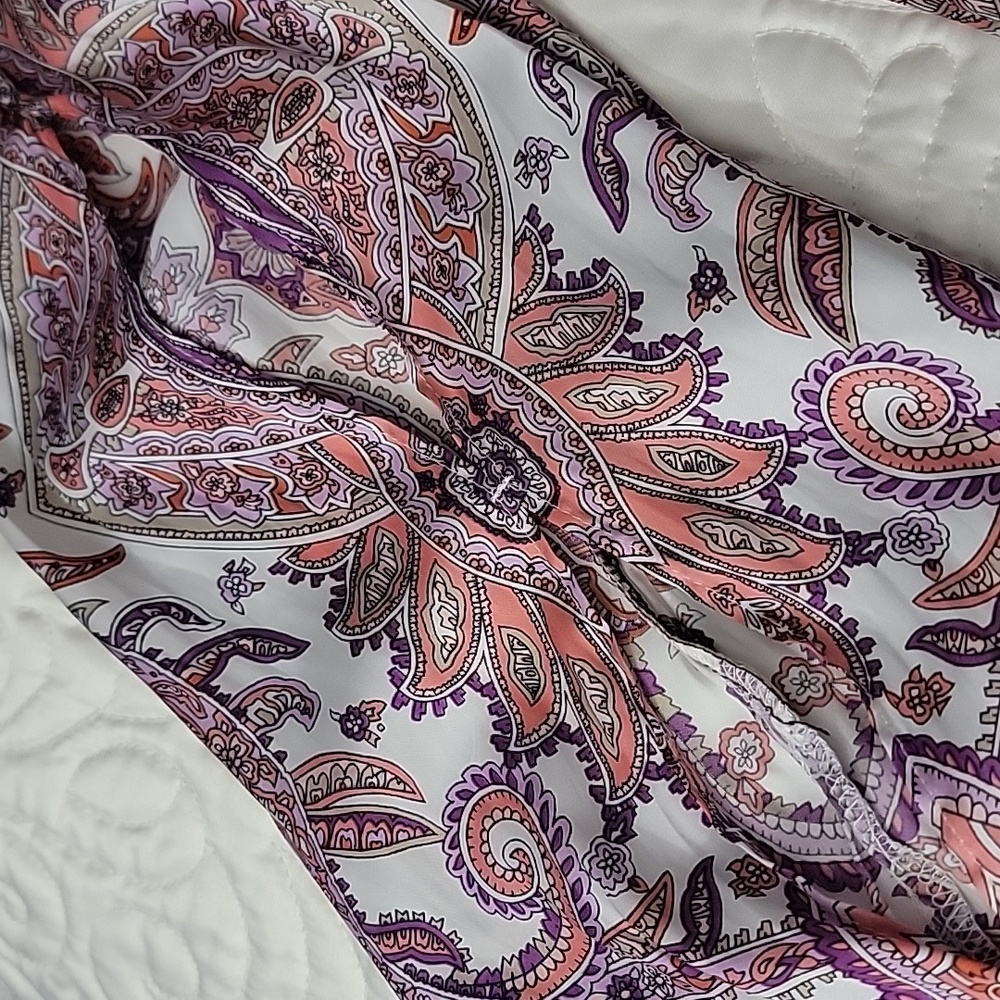 White House Black Market Purple and White Paisley Blouse With Slits On Sleeves - Picture 10 of 13